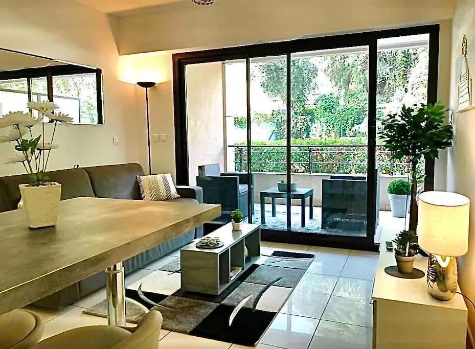 Appartement Centre Modern Terrasse Piscine Parking Cannes